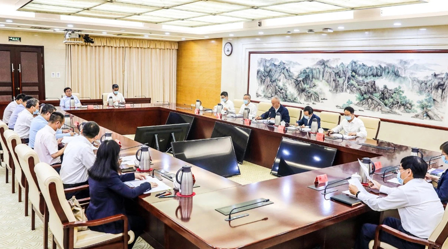 北京市委书记蔡奇在经开区调研并与企业家座谈，总裁徐烨烽受邀参加